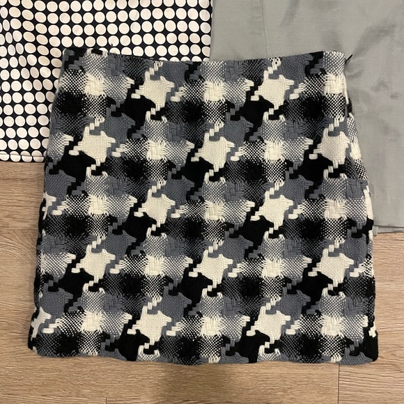 Bundle of 7 skirts - some NWT, rest barley worn - All 0/00 - Picture 2 of 5